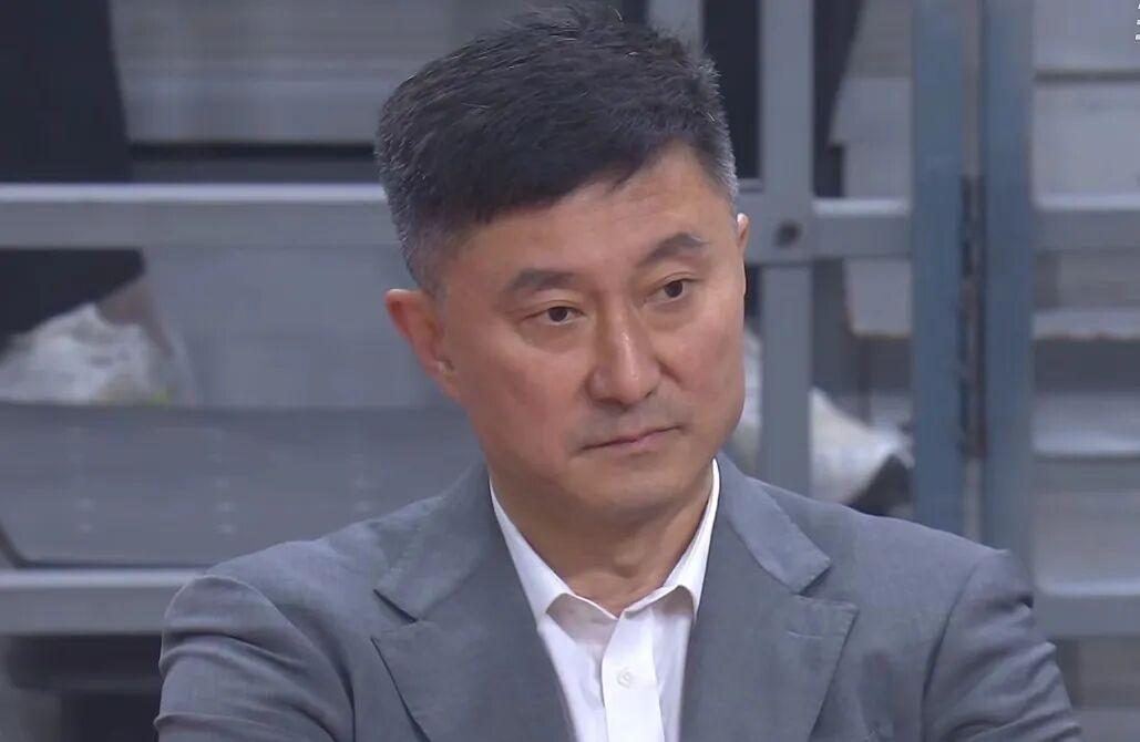 新球体育-广东男篮9分完胜，胡明轩决胜时刻建功，萨姆纳39分谷泽浴23+12